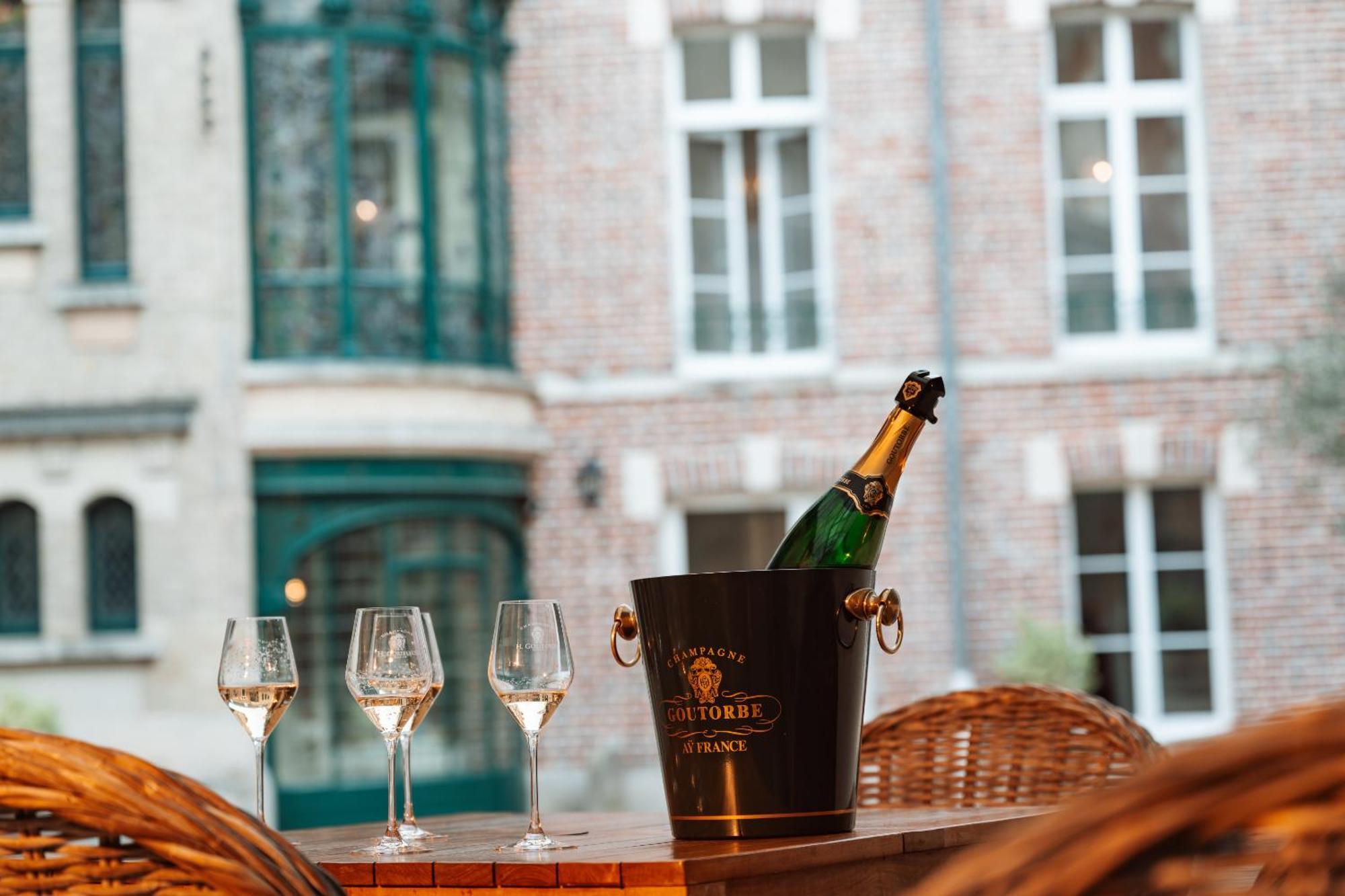 Hotel Castel Jeanson Ay-Champagne Exterior foto
